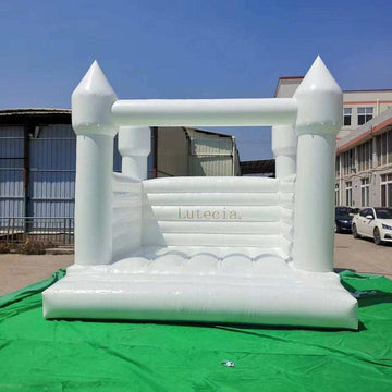 Château gonflable blanc