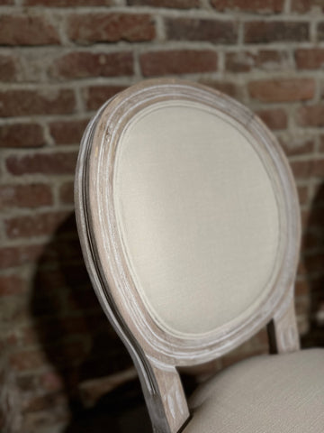 Chaise médaillon bois et blanc