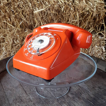 Téléphone orange vintage
